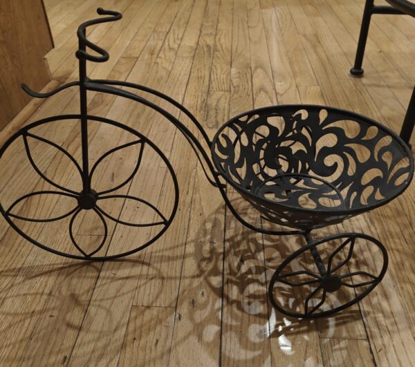 A vintage tricycle plant stand - Image 2