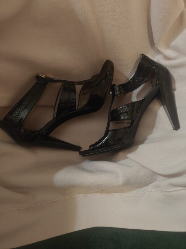Michael kors vintage heels. 7 1/2