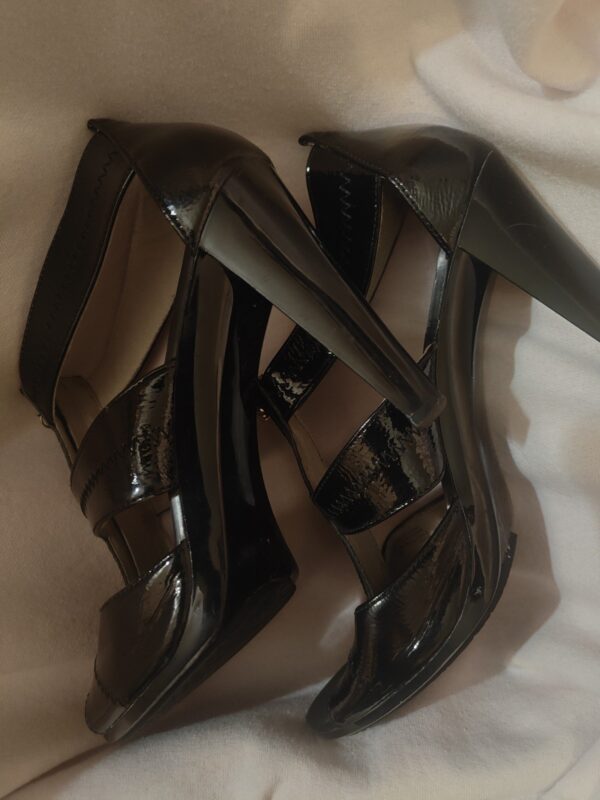 Michael kors vintage heels. 7 1/2 - Image 4