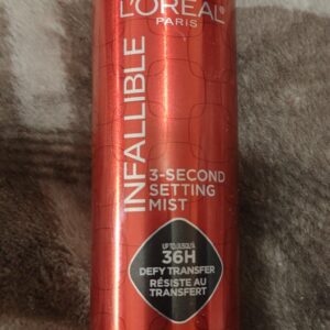 L'Oreal Infallible setting spray