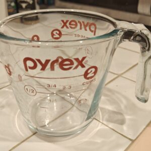 Pyrex 2 cup measure glass vintage