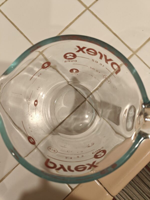 Pyrex 2 cup measure glass vintage - Image 2