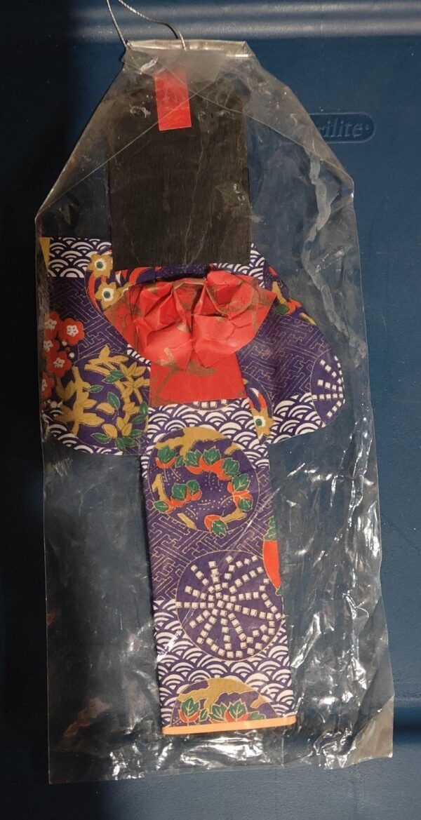 A Japanese washi paper doll - Image 5