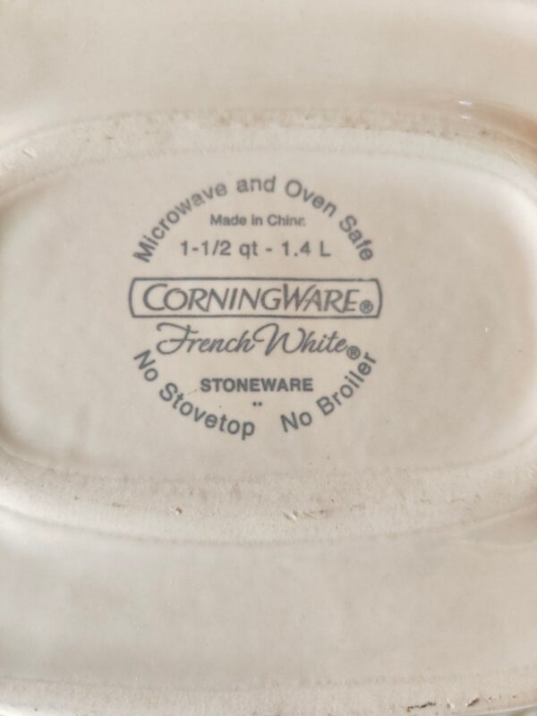 CorningWare casserole dish with lid - Image 3