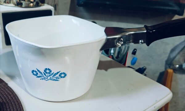 Vintage CorningWare measuring pan