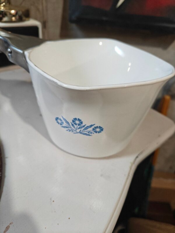 Vintage CorningWare measuring pan - Image 2